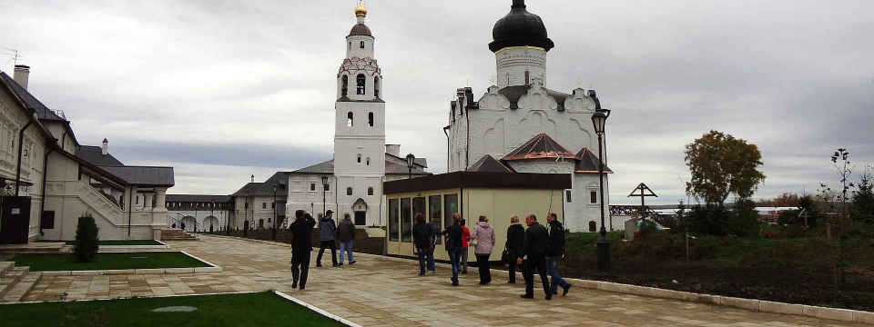 Храмы будут стоять вечно, магазины временно...